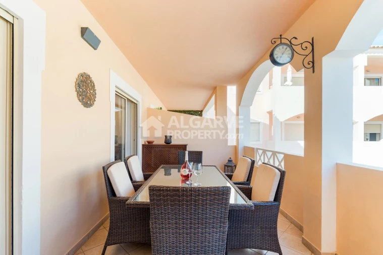Apartamento T2 para Venda em Quarteira Foto 31