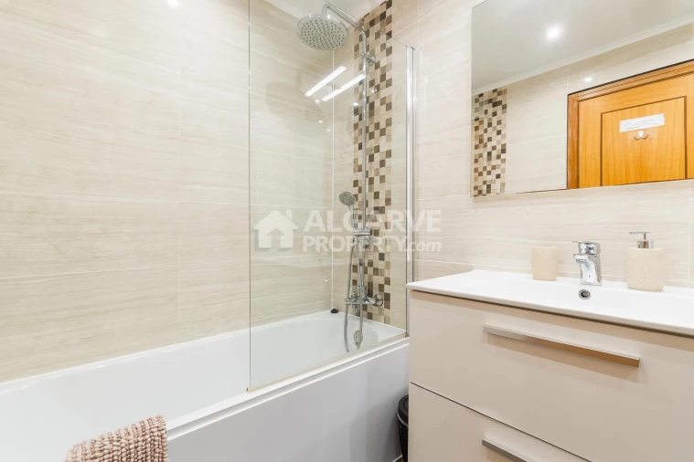 Apartamento T2 para Venda em Quarteira Foto 23