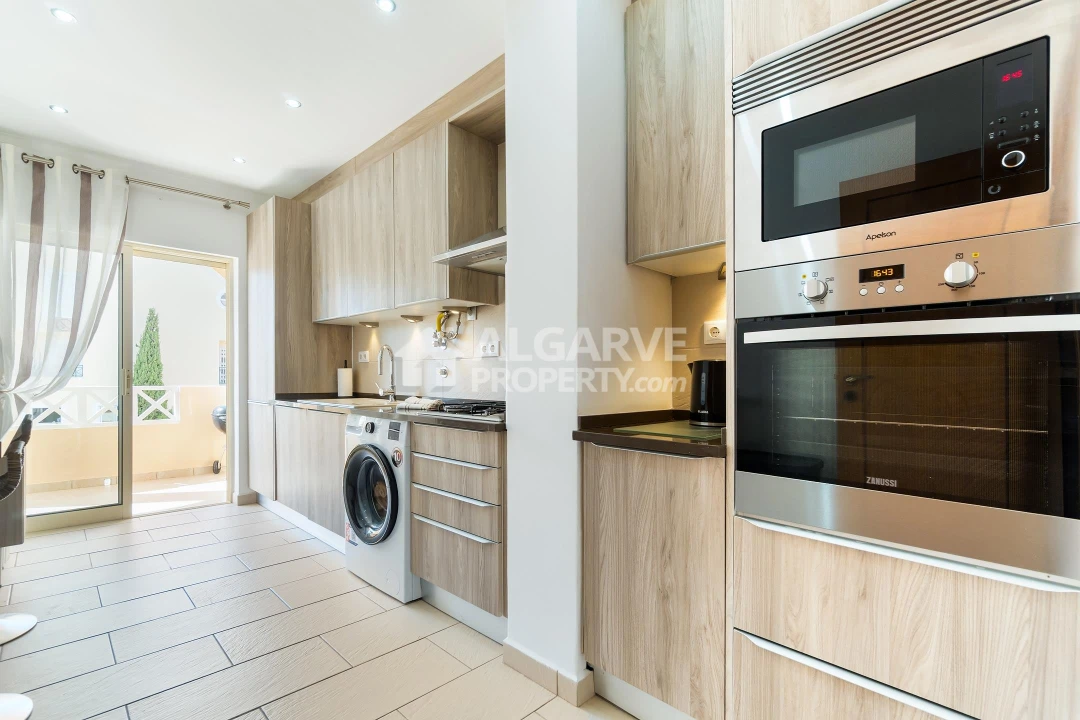 Apartamento T2 para Venda em Quarteira Foto 14