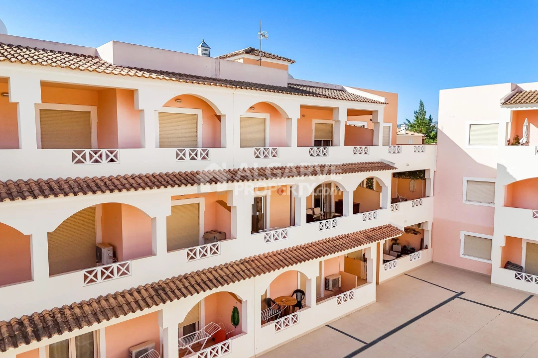 Apartamento T2 para Venda em Quarteira Foto 33