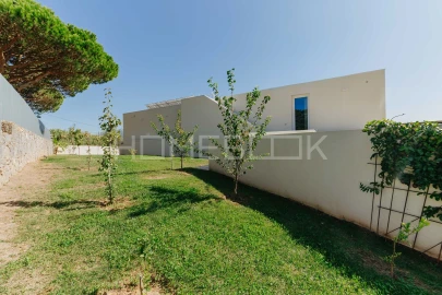 Moradia T7 para Venda em Agualva e Mira-Sintra