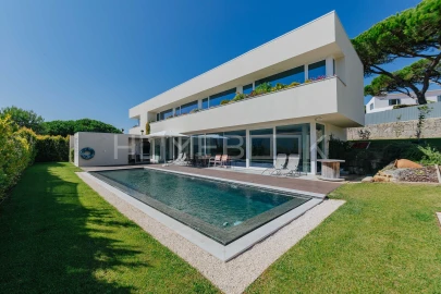 Moradia T7 para Venda em Agualva e Mira-Sintra