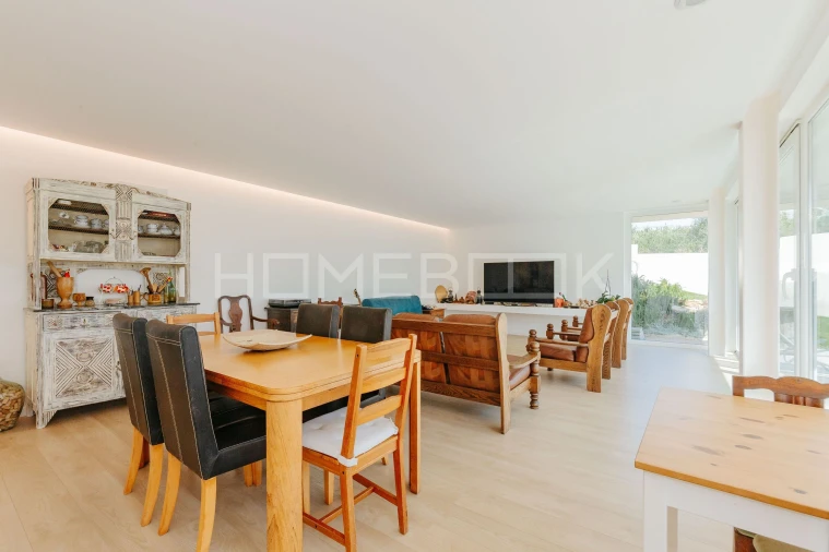 Moradia T7 para Venda em Agualva e Mira-Sintra Foto 4