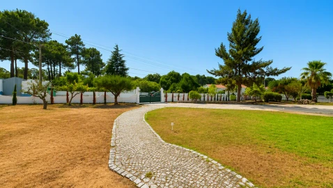 Quinta T4 para Venda em Azeitão (São Lourenço e São Simão)
