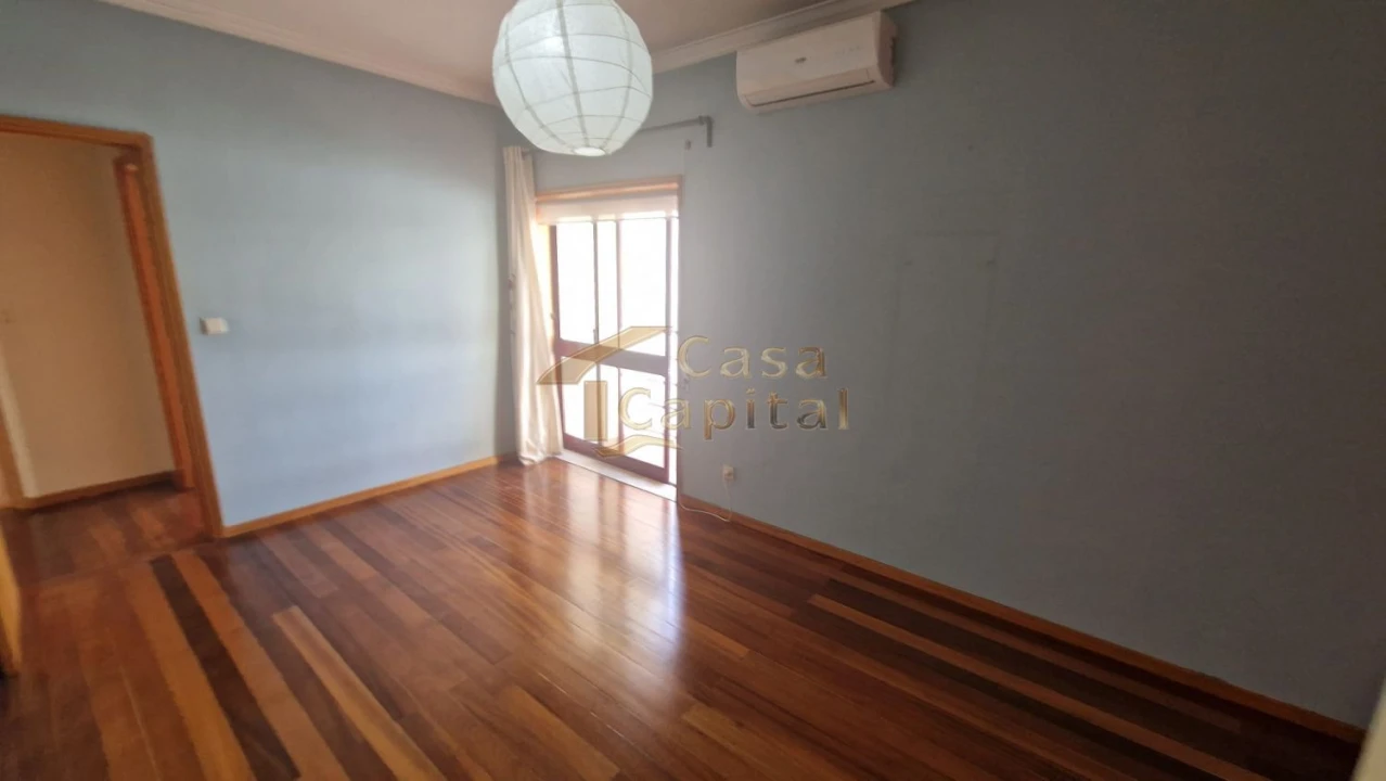 Apartamento T4 para Venda em Nossa Senhora da Conceição, São Pedro e São Dinis Foto 8