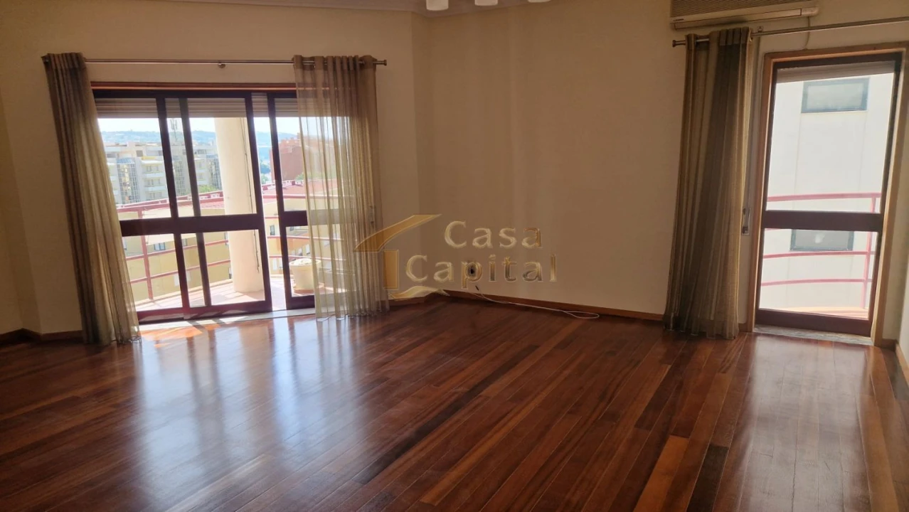 Apartamento T4 para Venda em Nossa Senhora da Conceição, São Pedro e São Dinis Foto 11