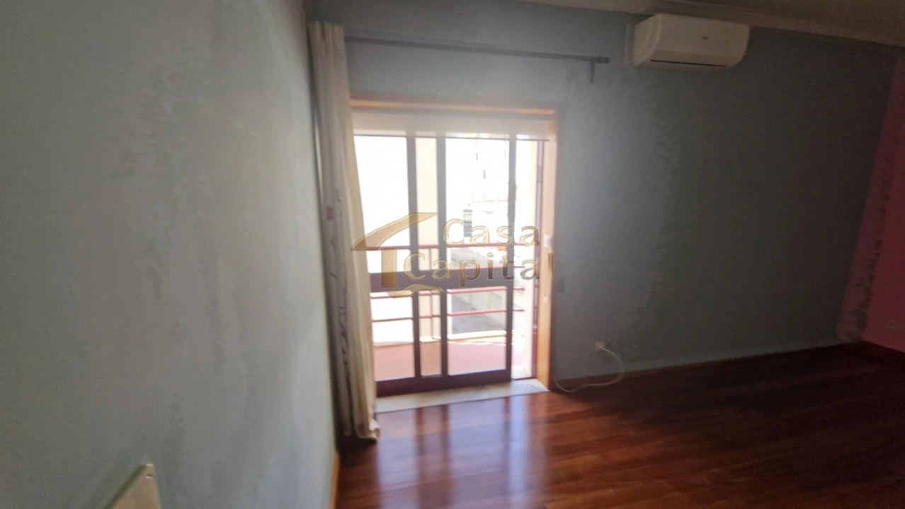 Apartamento T4 para Venda em Nossa Senhora da Conceição, São Pedro e São Dinis Foto 4