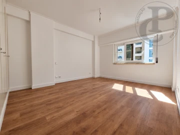 Apartamento T3 para Venda em Carnide