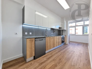 Apartamento T3 para Venda em Carnide