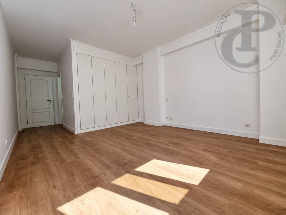 Apartamento T3 para Venda em Carnide Foto 10