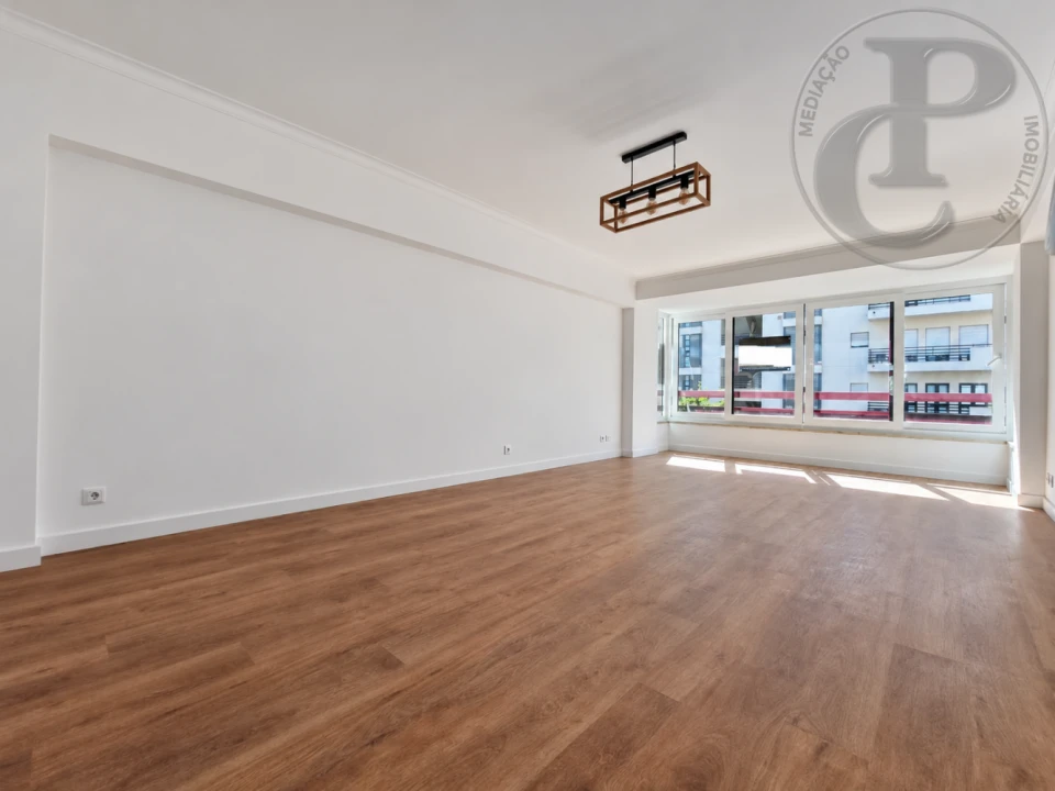 Apartamento T3 para Venda em Carnide Foto 5