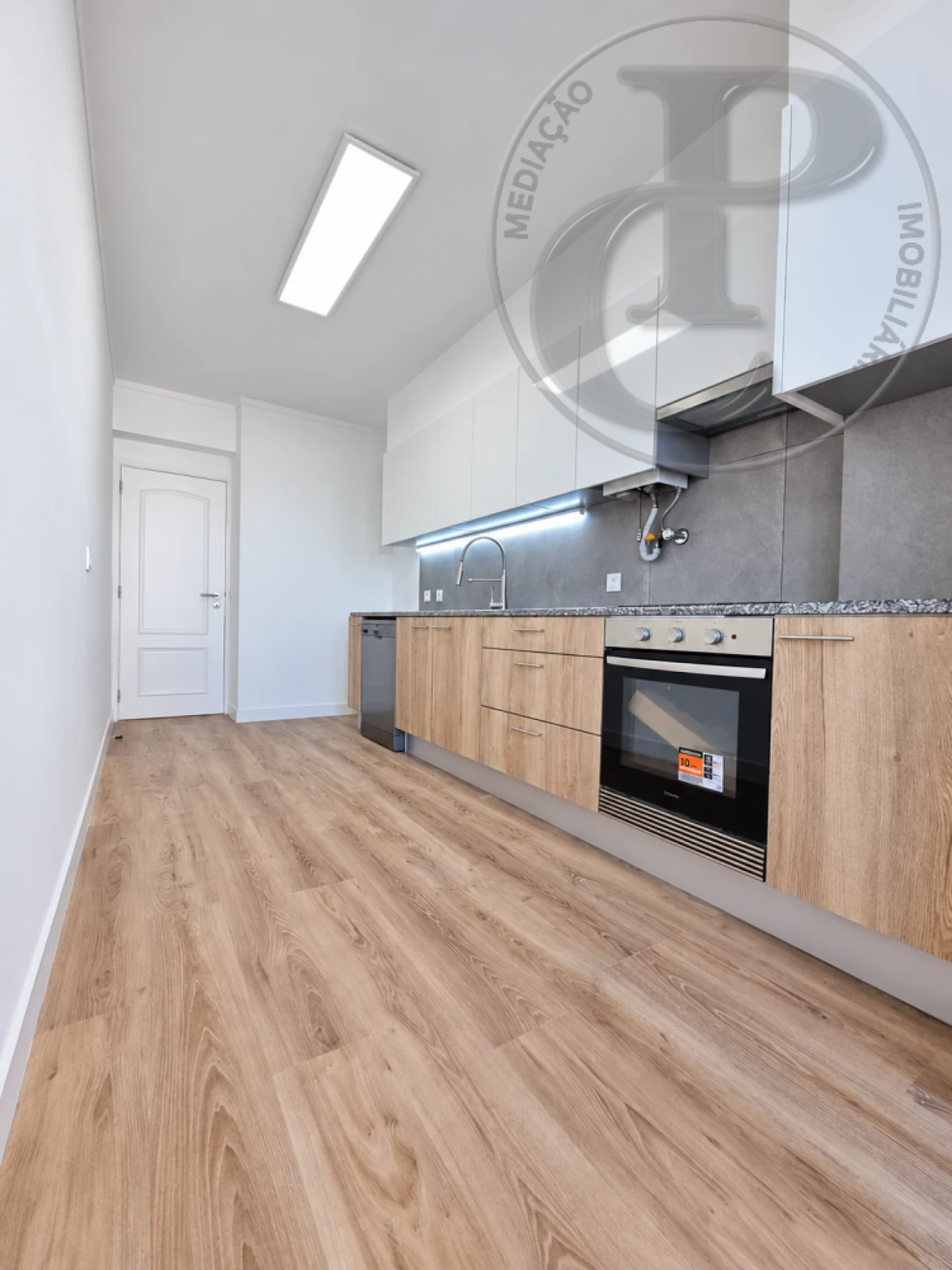 Apartamento T3 para Venda em Carnide Foto 3