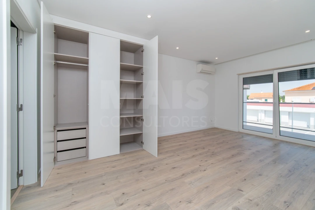 Apartamento T3 para Venda em Samora Correia Foto 11
