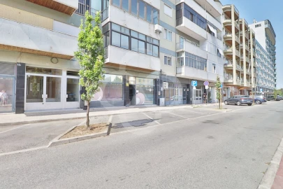 Loja para Venda em Alvalade