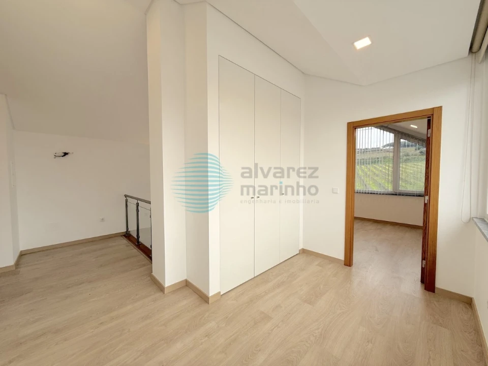 Moradia T2 para Arrendamento em Santa Maria, São Pedro e Matacães Foto 15