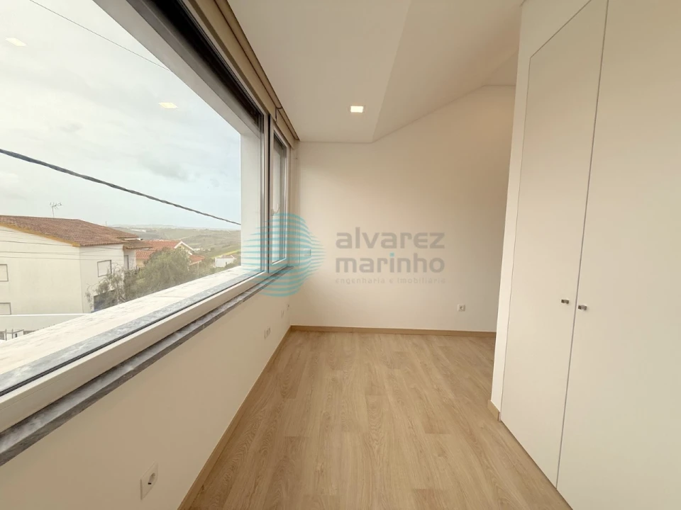 Moradia T2 para Arrendamento em Santa Maria, São Pedro e Matacães Foto 16
