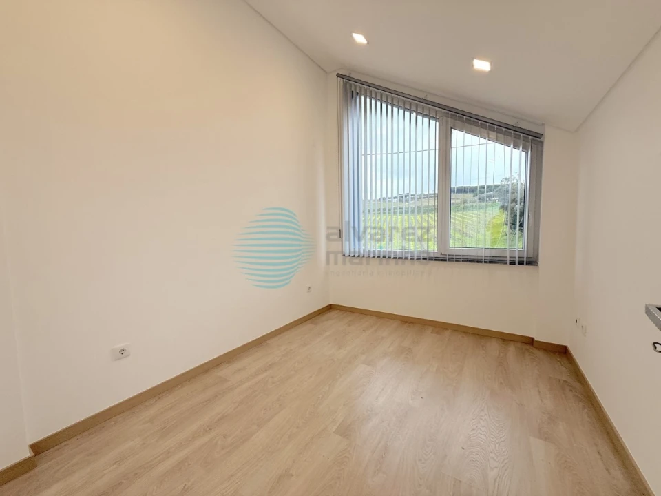 Moradia T2 para Arrendamento em Santa Maria, São Pedro e Matacães Foto 17
