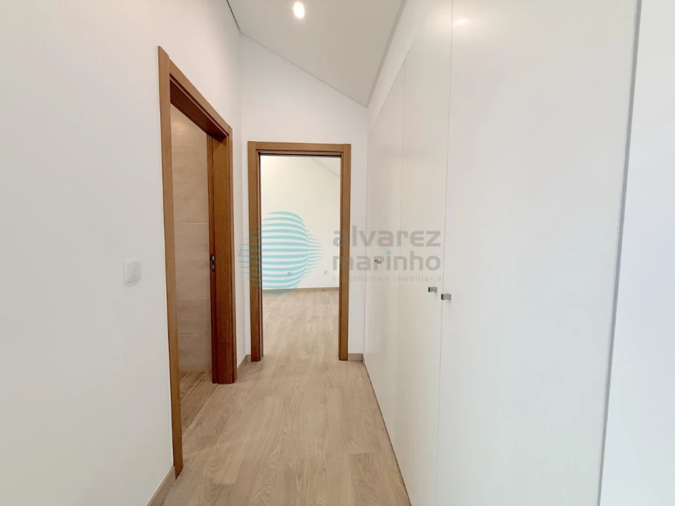 Moradia T2 para Arrendamento em Santa Maria, São Pedro e Matacães Foto 19