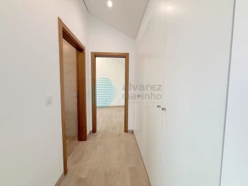 Moradia T2 para Arrendamento em Santa Maria, São Pedro e Matacães
