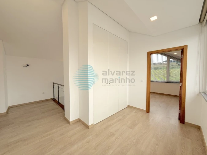 Moradia T2 para Arrendamento em Santa Maria, São Pedro e Matacães Foto 15