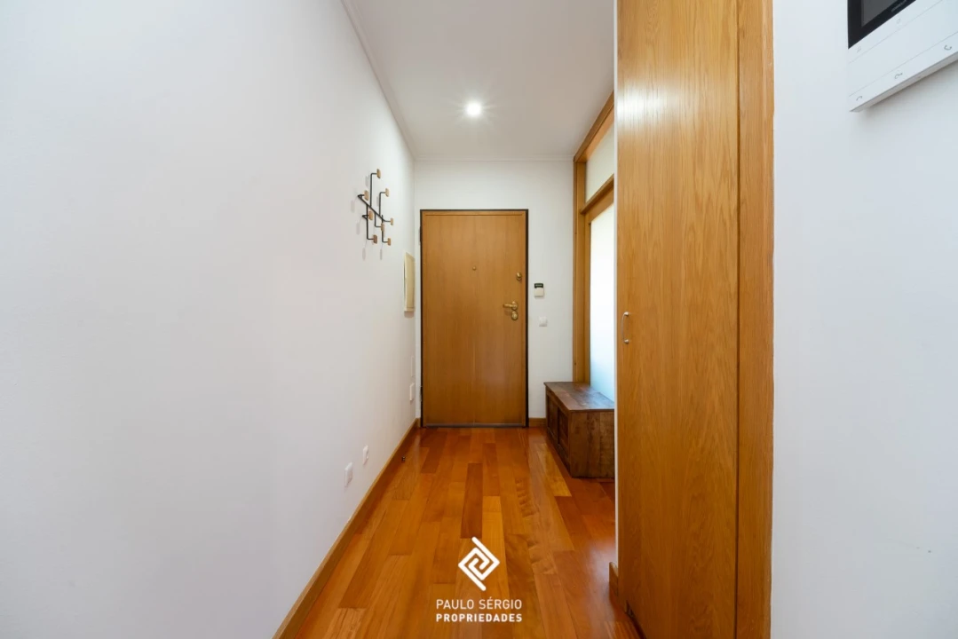 Moradia T3 para Venda em Arcozelo Foto 9