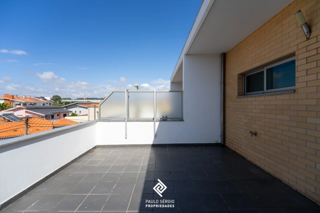 Moradia T3 para Venda em Arcozelo Foto 17
