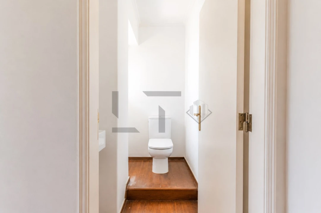 Apartamento T4 para Venda em Alvalade Foto 19