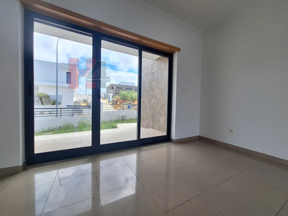 Moradia T5 para Venda em Laranjeiro e Feijó Foto 7