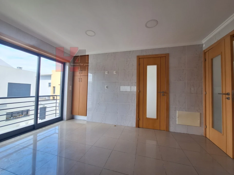 Moradia T5 para Venda em Laranjeiro e Feijó Foto 10