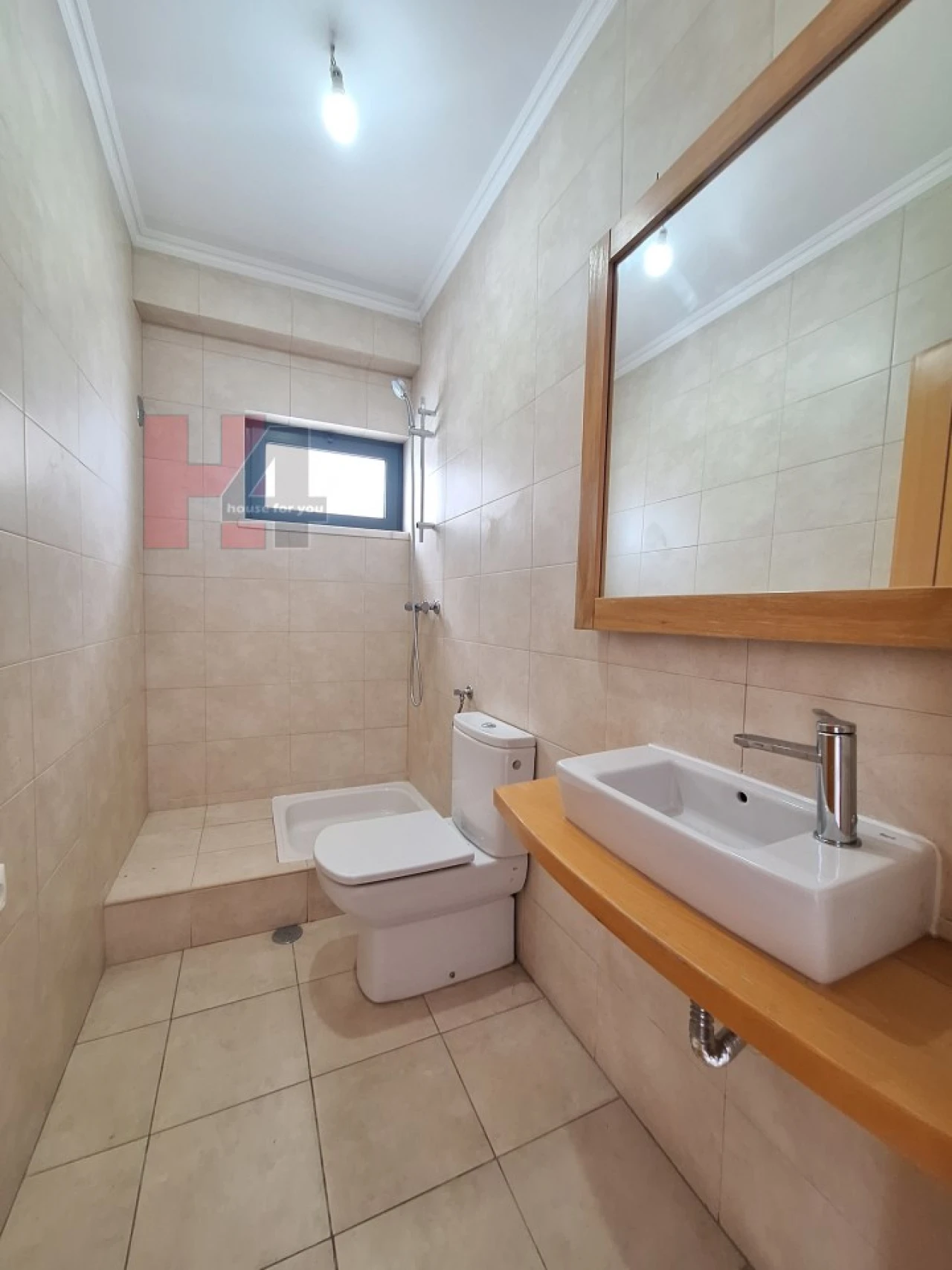 Moradia T5 para Venda em Laranjeiro e Feijó Foto 11