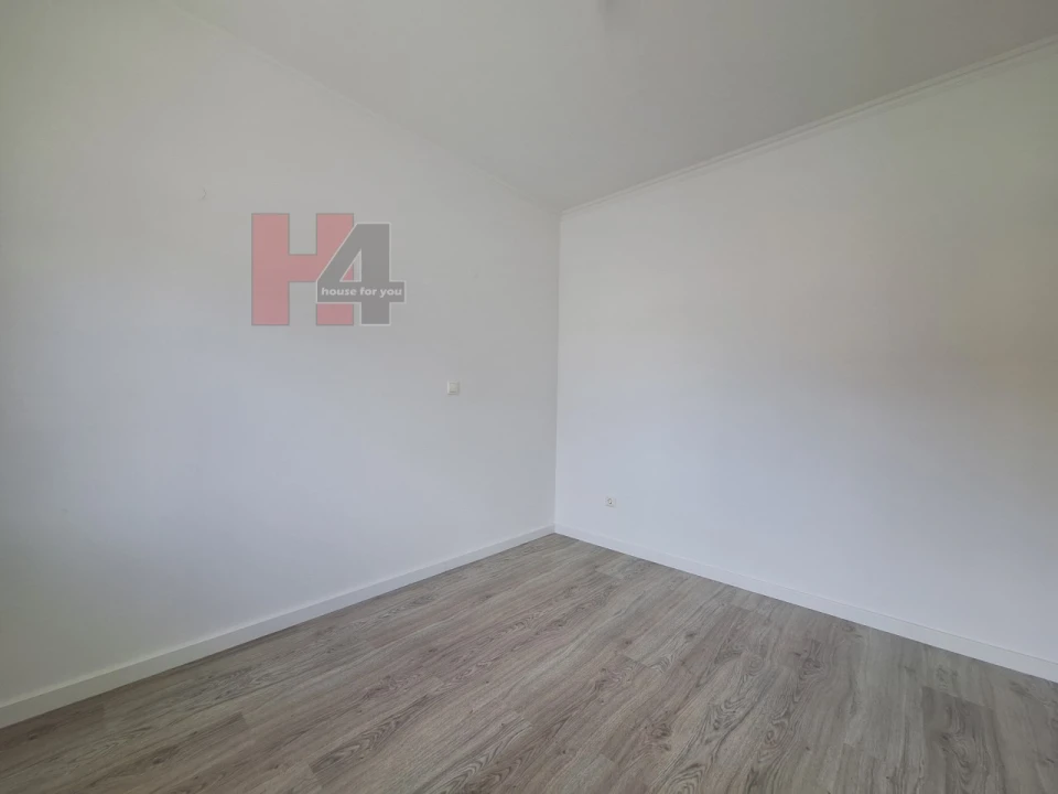 Moradia T5 para Venda em Laranjeiro e Feijó Foto 13