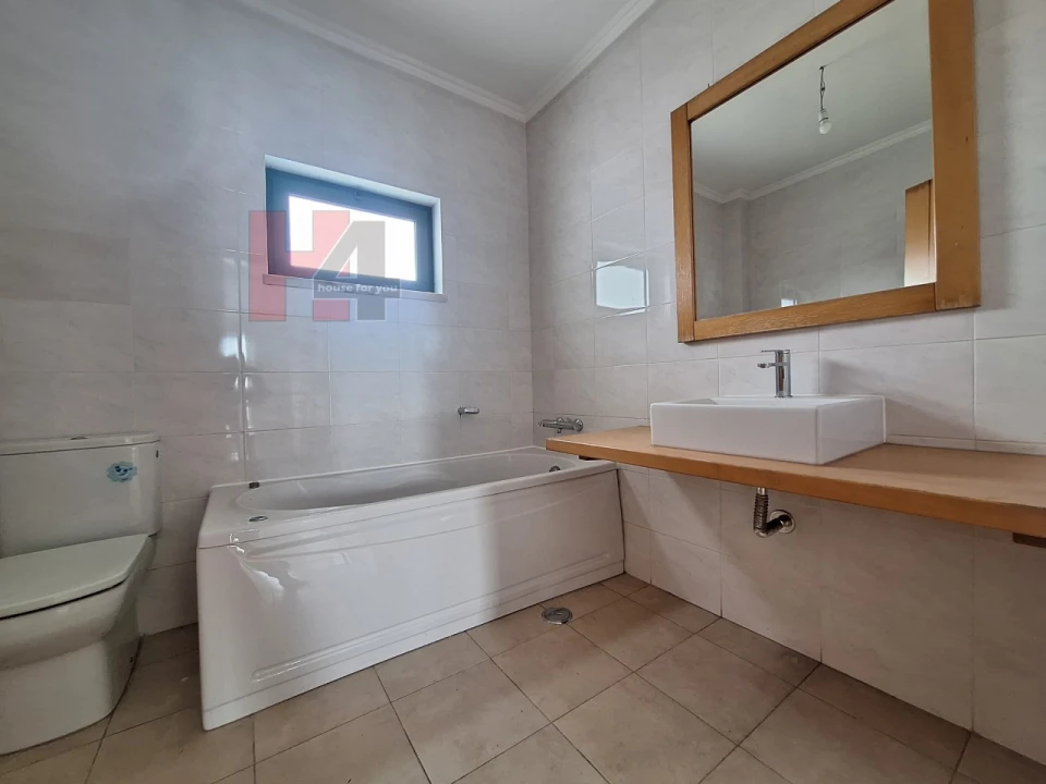 Moradia T5 para Venda em Laranjeiro e Feijó Foto 18