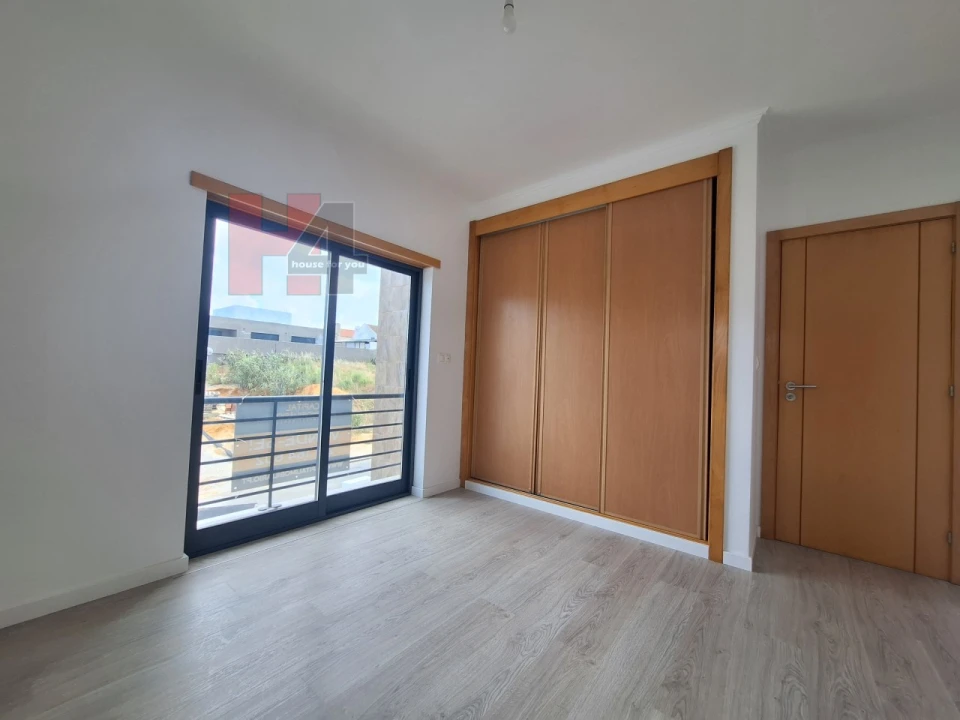 Moradia T5 para Venda em Laranjeiro e Feijó Foto 20