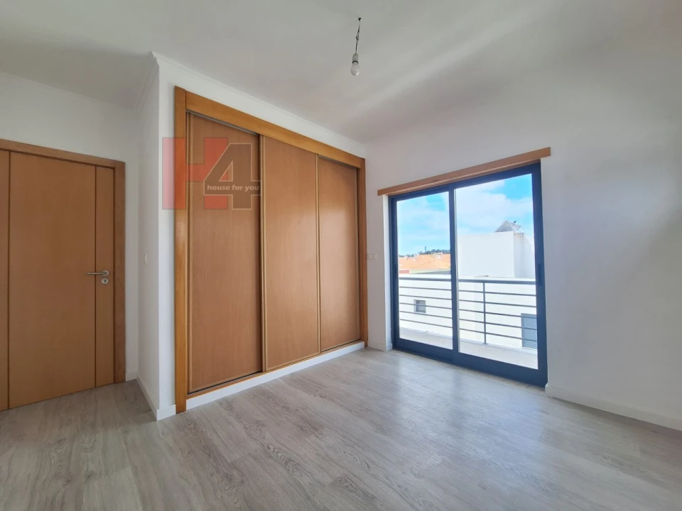 Moradia T5 para Venda em Laranjeiro e Feijó Foto 22