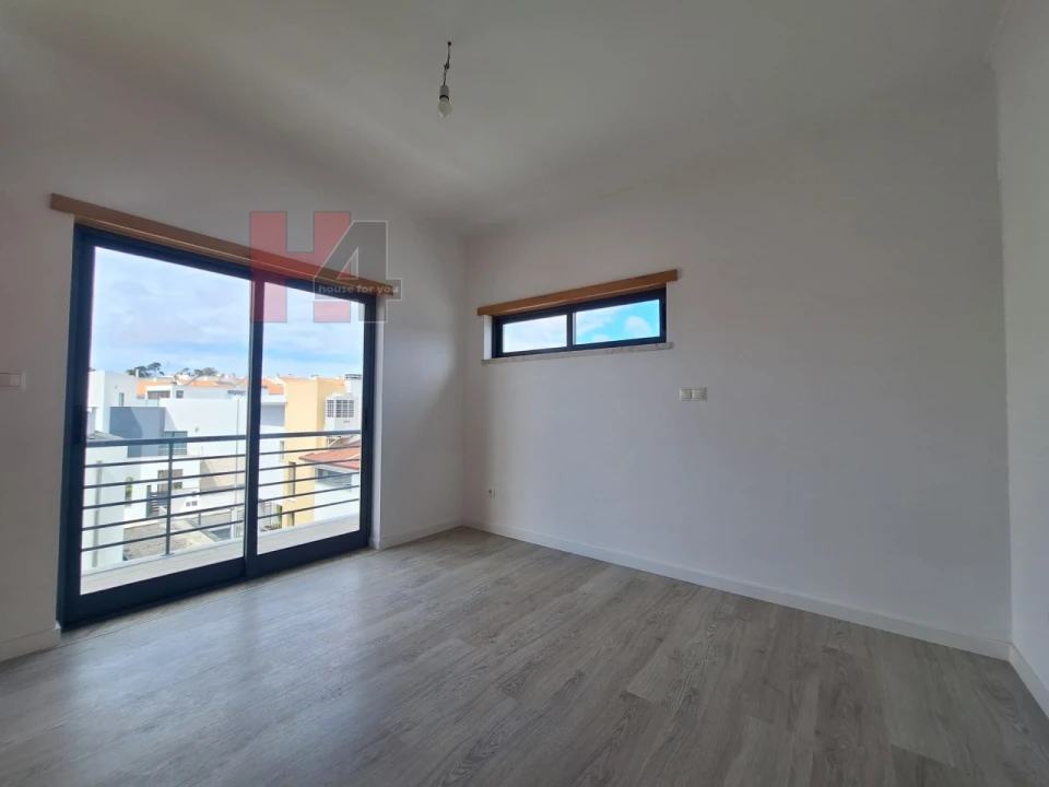 Moradia T5 para Venda em Laranjeiro e Feijó Foto 23