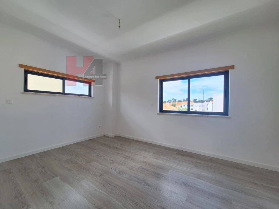 Moradia T5 para Venda em Laranjeiro e Feijó Foto 25