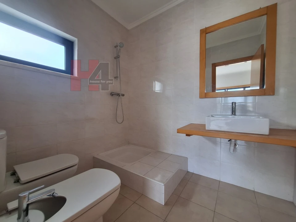 Moradia T5 para Venda em Laranjeiro e Feijó Foto 29