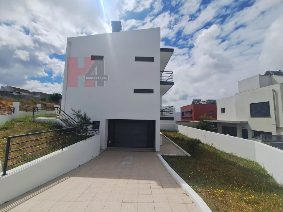 Moradia T5 para Venda em Laranjeiro e Feijó Foto 36