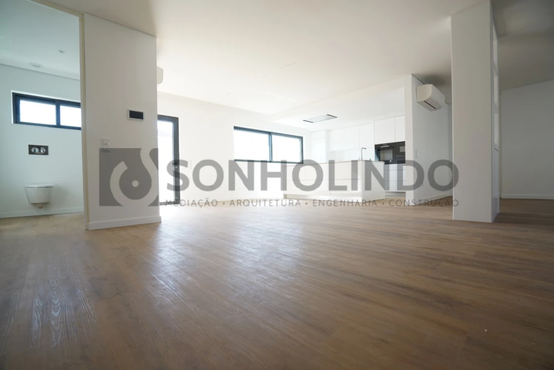 Moradia T3 para Venda em Cidade da Maia Foto 2