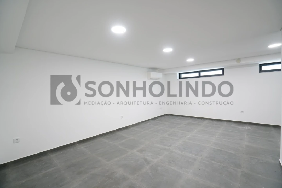 Moradia T3 para Venda em Cidade da Maia Foto 11