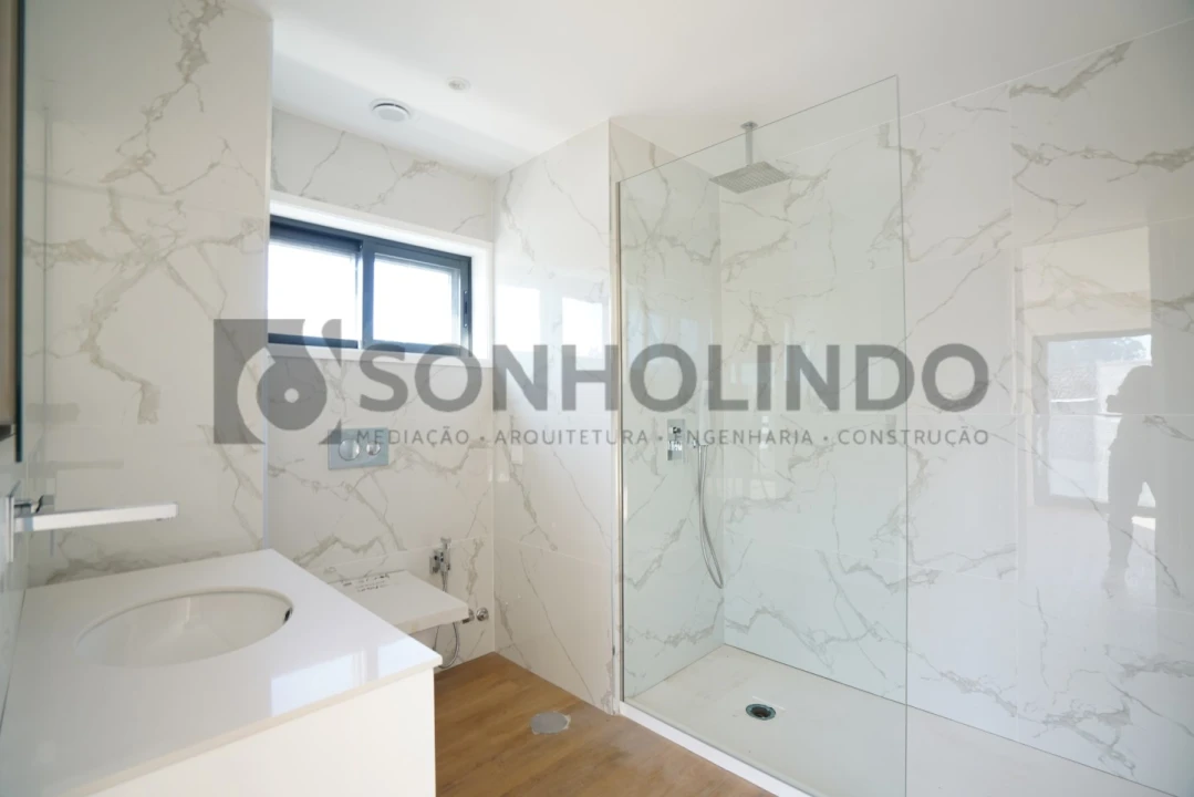 Moradia T3 para Venda em Cidade da Maia Foto 17