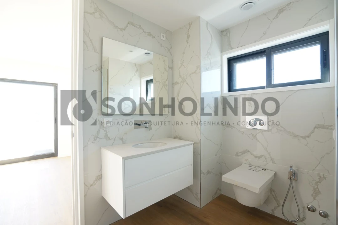 Moradia T3 para Venda em Cidade da Maia Foto 18
