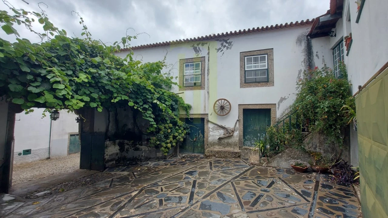 Moradia T6 para Venda em Sandomil Foto 1