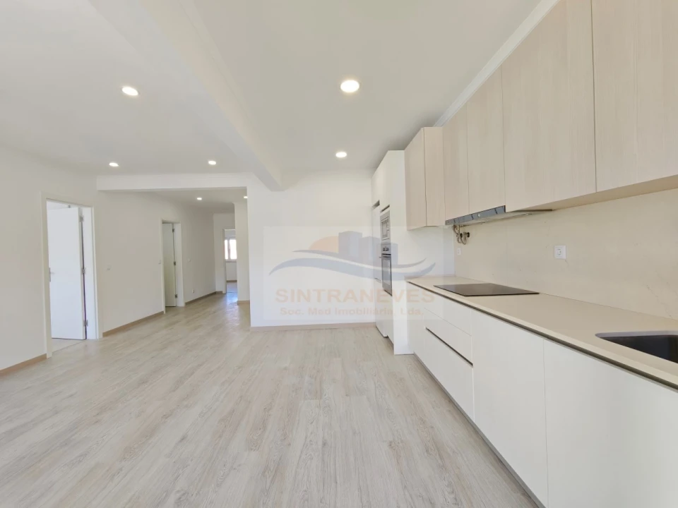 Apartamento T3 para Venda em Massamá e Monte Abraão Foto 5