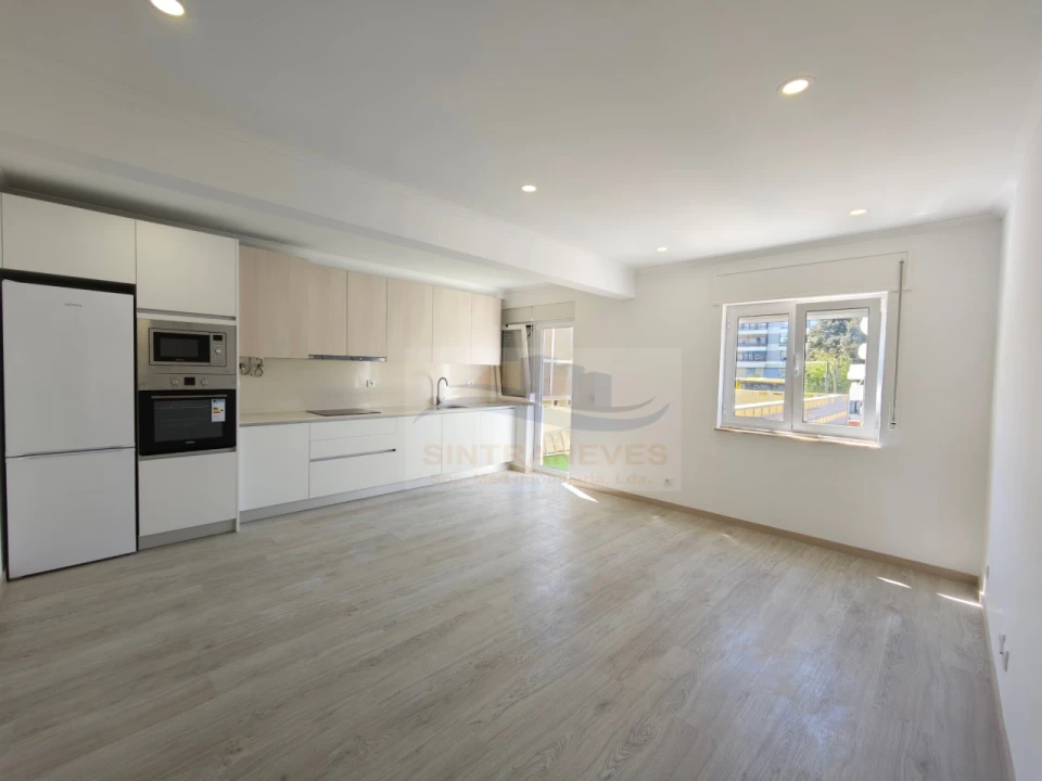 Apartamento T3 para Venda em Massamá e Monte Abraão Foto 8