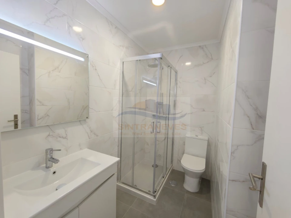 Apartamento T3 para Venda em Massamá e Monte Abraão Foto 9