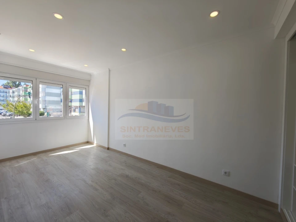 Apartamento T3 para Venda em Massamá e Monte Abraão Foto 12