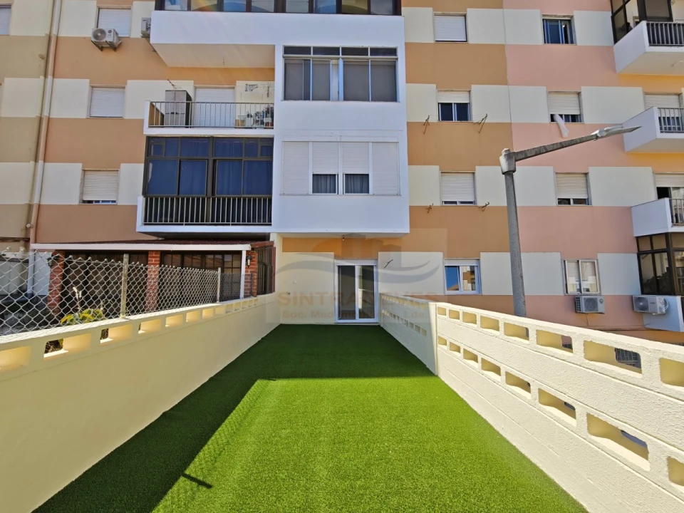 Apartamento T3 para Venda em Massamá e Monte Abraão Foto 13