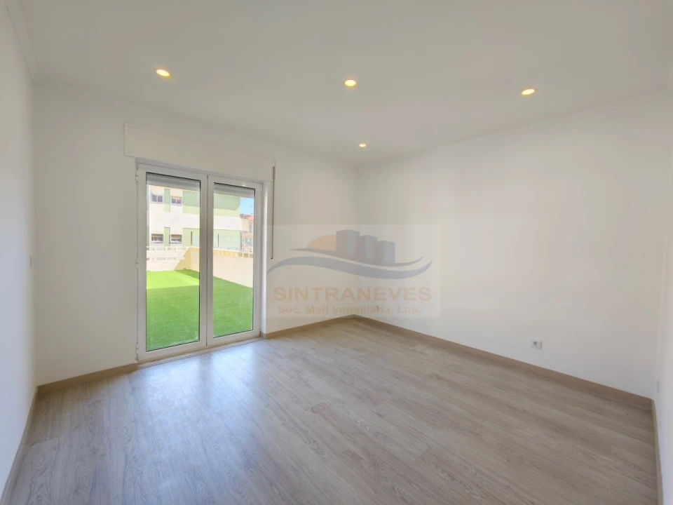 Apartamento T3 para Venda em Massamá e Monte Abraão Foto 16