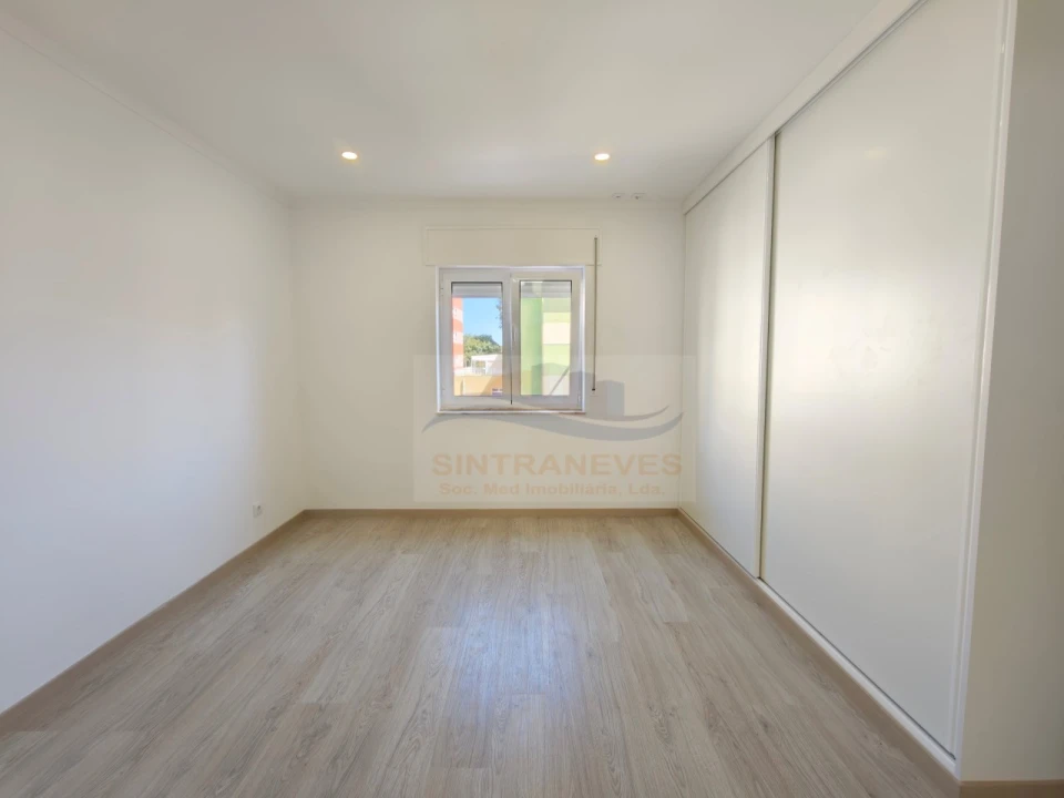 Apartamento T3 para Venda em Massamá e Monte Abraão Foto 17